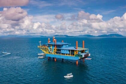 Hotel Unik Pertama Di Dunia, Hotel Ini Dari Pelantar Minyak Terbiar Di Sabah