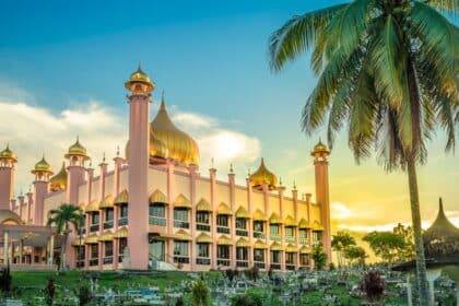 Masjid Pertama Dan Tertua Di Sarawak, Ini Sejarah Masjid Bandaraya Kuching