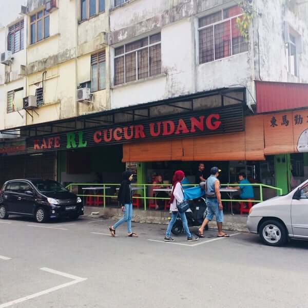 5 Lokasi Cucur Nyaman untuk Minum Petang Santai di Kuching