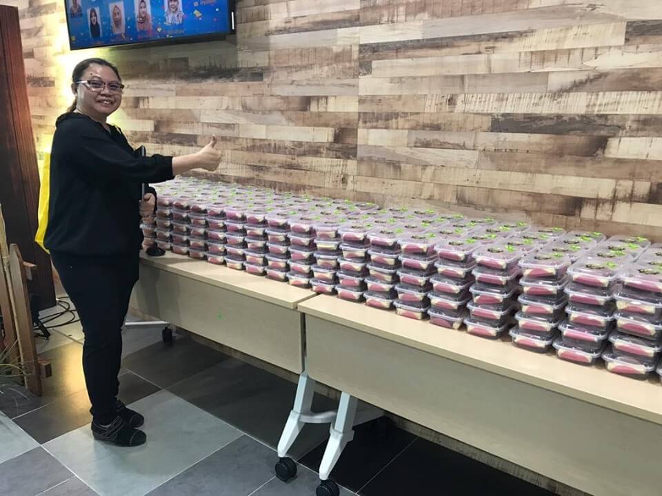 Wanita Ini Ajar Buat Kek Lapis Sarawak Jarak Jauh, Hasilnya Sangat WOW!