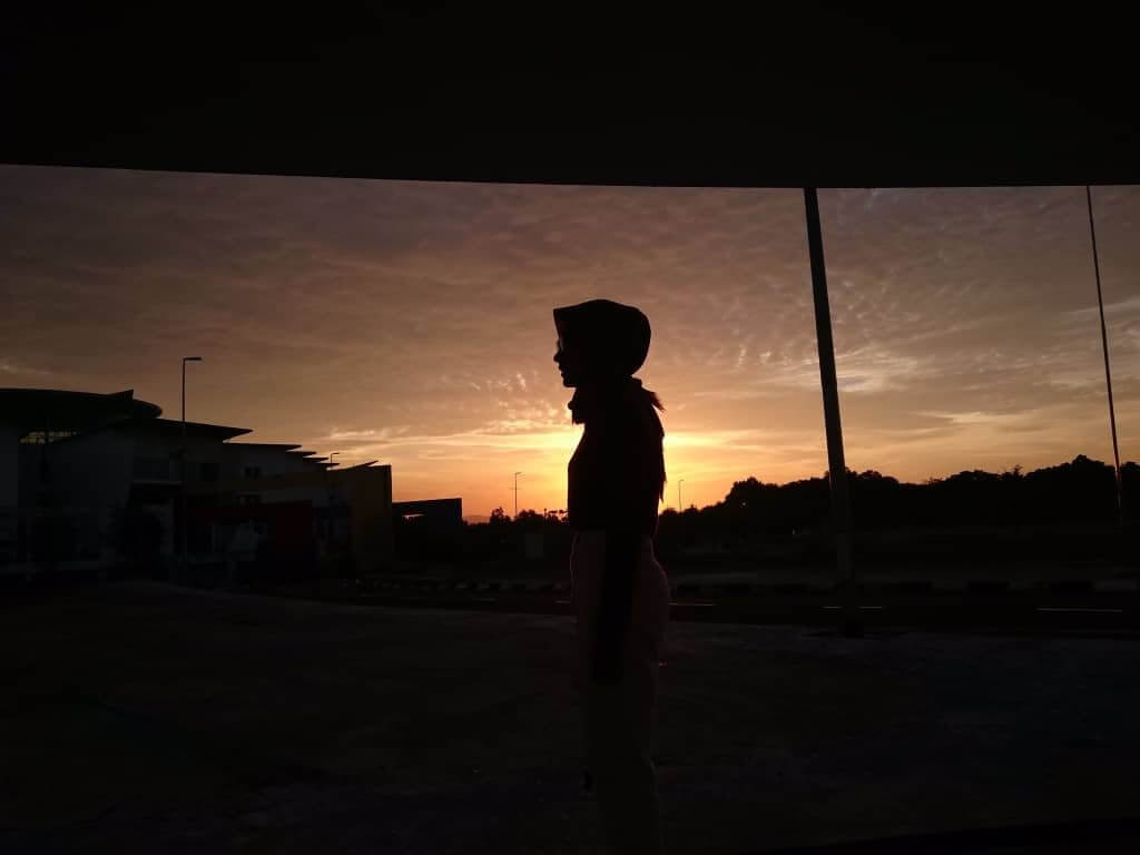 Gambar Sunset di IPTA Sarawak Ini Tular, Memang AMAZING!