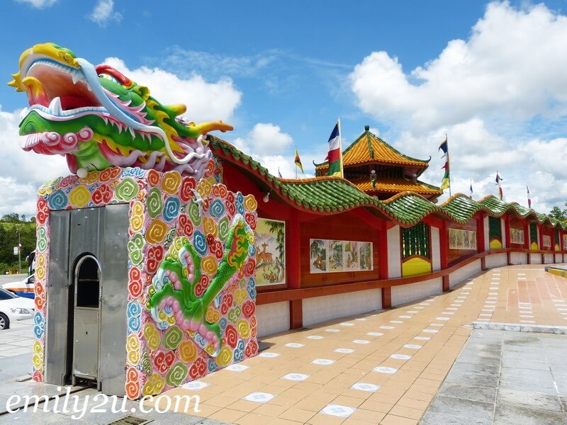 20 Yu Long Shang Tian En Shi Sibu temple Tokong Cina Landmark Keramat Sibu, Salah Satunya Yang Terbesar di Asia Tenggara