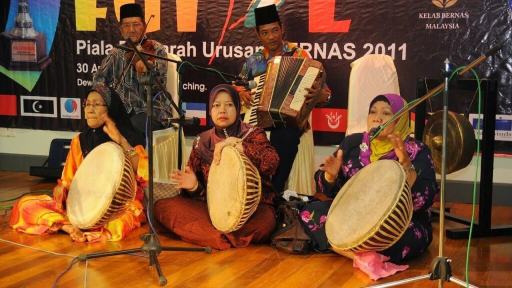 Berlanang - Tradisi Berbalas Pantun Sambil Mendayung Kaum Melayu Sarawak