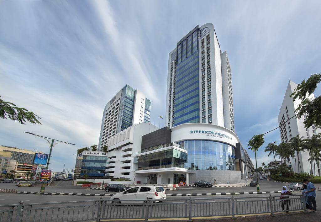 Ini Port Cun Menonton Pertunjukan Bunga Api Di Kuching