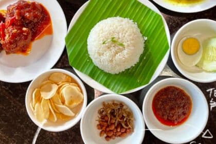 6 Nasi Lemak Yang Anda Perlu Cuba Di Kuching