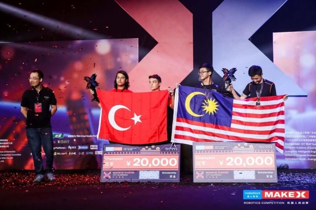 Tewaskan 3,500 Pasukan Di Dunia, Pelajar Sekolah Sarawak Juara Dunia Pertandingan Robotik 7 Tewaskan 3,500 Pasukan Di Dunia, Pelajar Sekolah Sarawak Juara Dunia Pertandingan Robotik