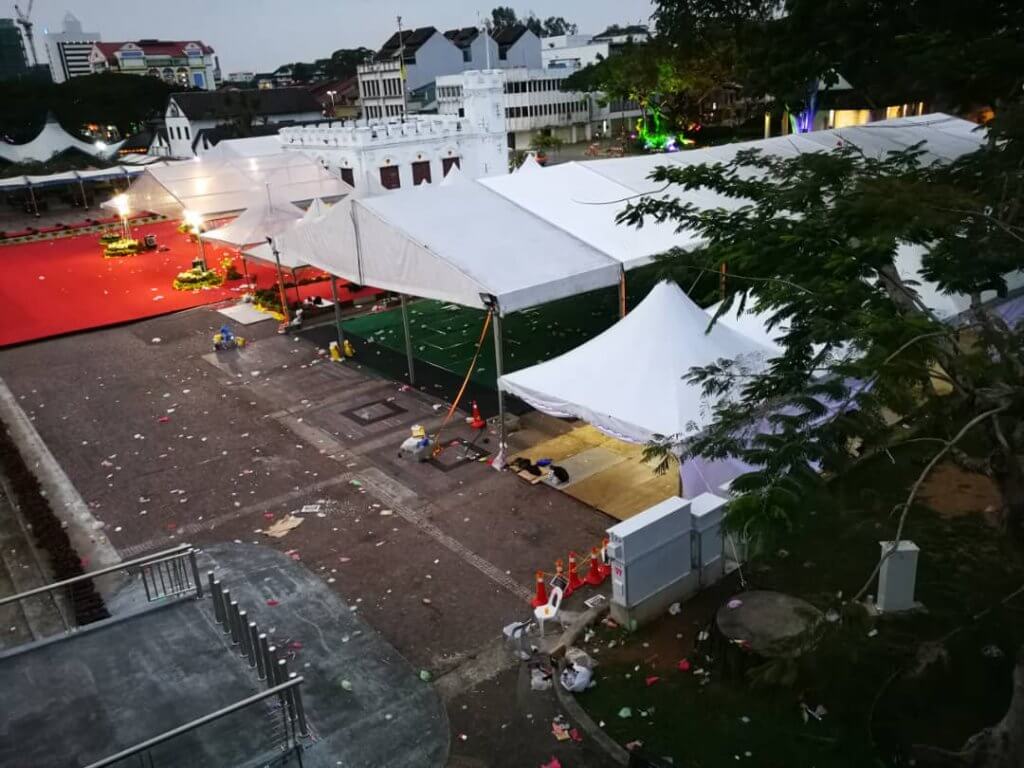 Jangan Sambut Tahun Baru Di Waterfront Kuching Sebelum Anda Baca 5 Panduan Ini 9 Jangan Sambut Tahun Baru Di Waterfront Kuching Sebelum Anda Baca 5 Panduan Ini
