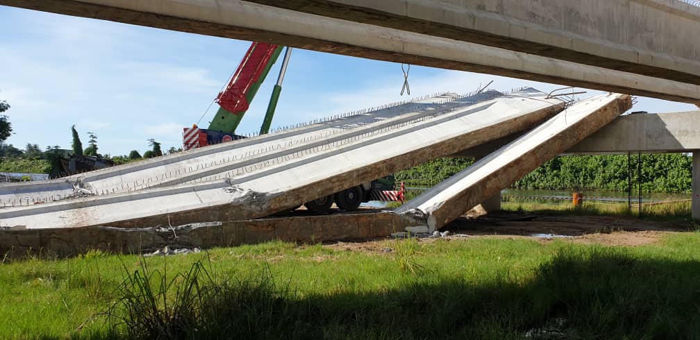 5 Girder Beams Runtuh Di Tapak Pembinaan Pan Borneo Pujut Miri 7 5 Girder Beams Runtuh Di Tapak Pembinaan Pan Borneo Pujut Miri