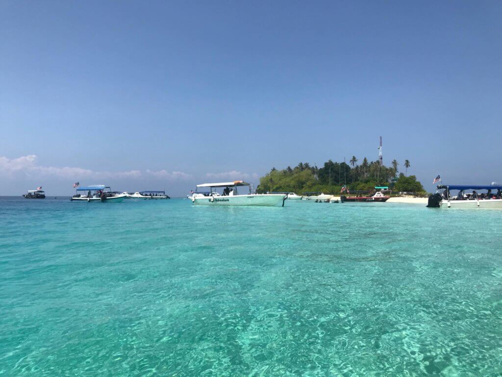 Dengan Bajet Bawah 1K, Lelaki Ini Kongsi Tips 'Tawan' Pulau-Pulau Di Semporna