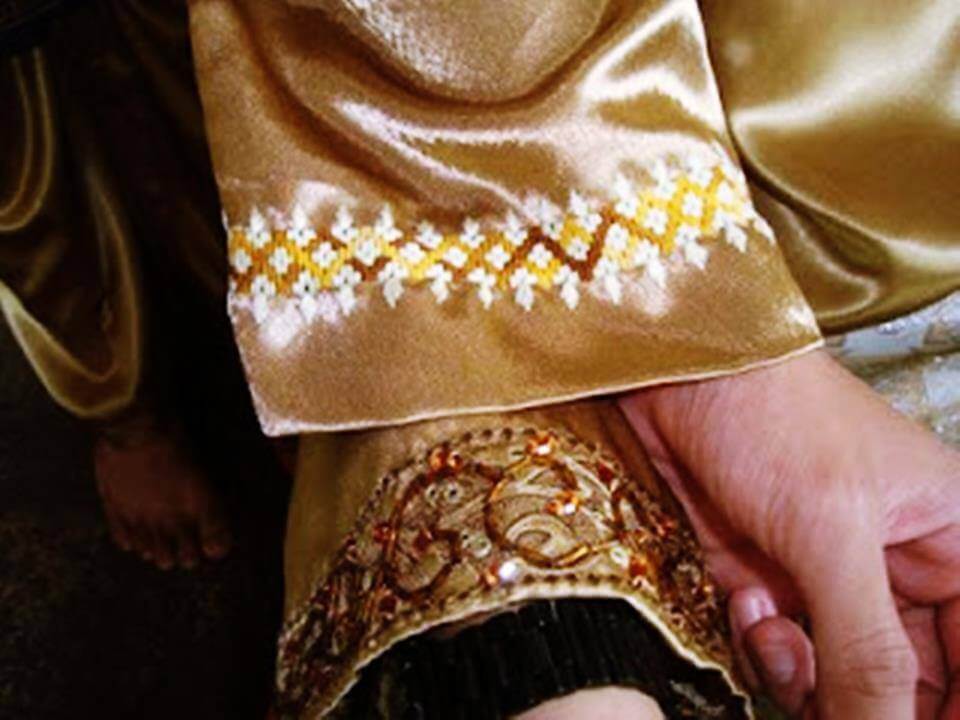 Ini Fakta Yang Perlu Anda Tahu Tentang Sulam Cabut Sarawak, Seni Sulam Trending Zaman 90-an