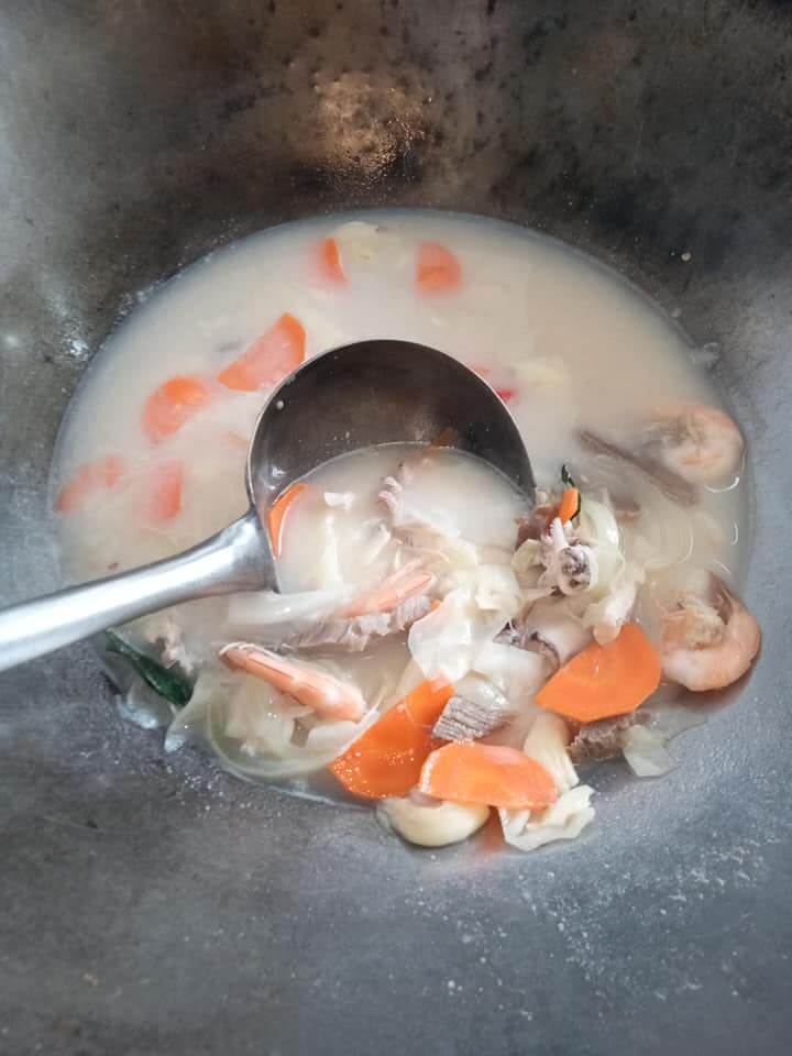 6 Port Tom Yam Di Kuching Yang Pasti Buat Anda 'Terangkat'