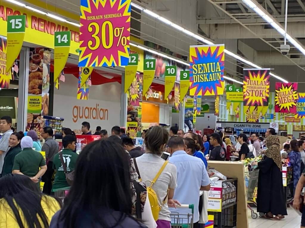 Clearance Sale Indah Khabar Dari Rupa, Netizen Kecam Pasaraya Terkemuka