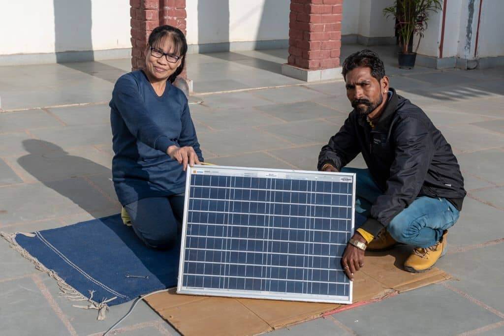 100 Buah Rumah Bakal Diterangi Cahaya Di Sabah, Terima Kasih Kepada 'Solar Mama' Ini