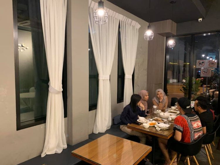 The Reef, Restoran Seafood Terbaru Yang Cosy Di Kuching