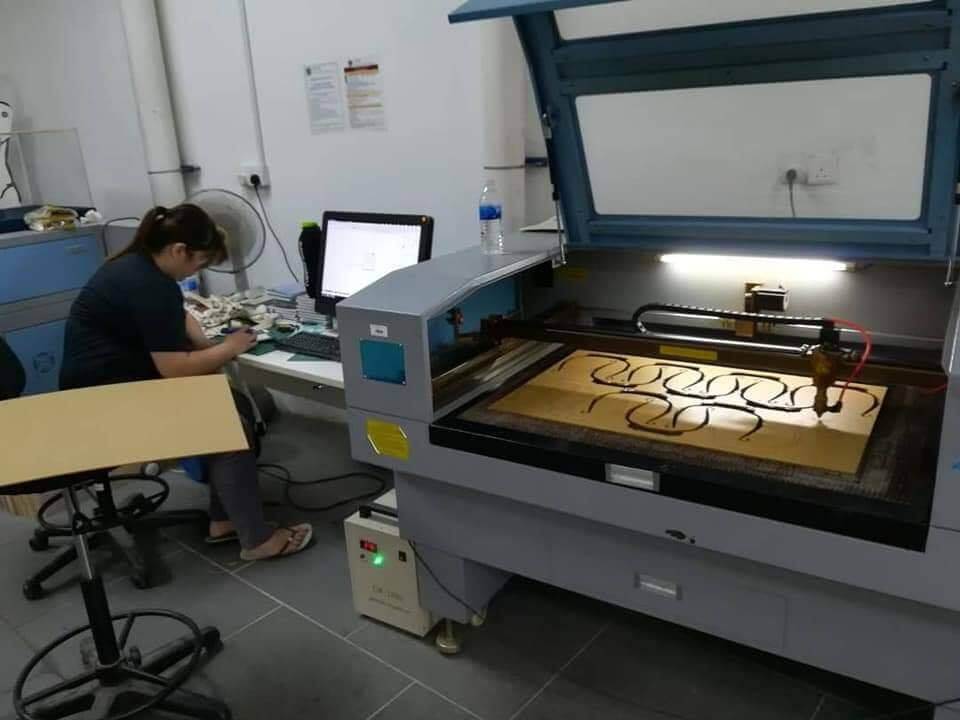 UCTS Tampil Kreatif Guna Pencetak 3D Untuk Hasilkan Pelindung Muka Untuk Frontliner Di Sibu