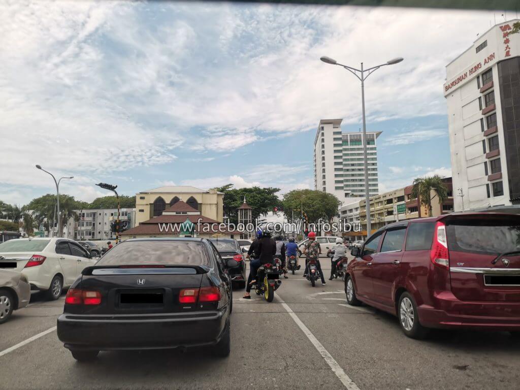 Sesak Dan 'Meriah', Begini Suasana Di Sekitar Bandar Sarawak Sejak PKPB Diumumkan