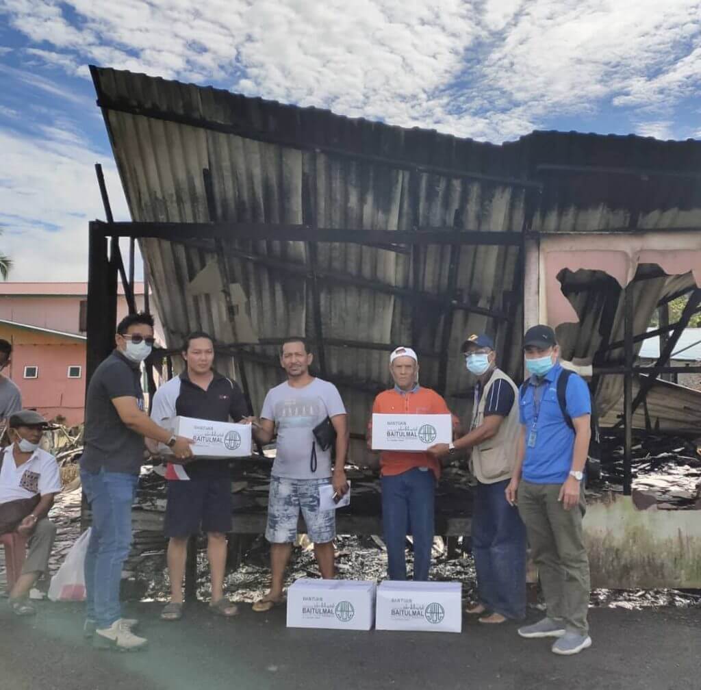 Dugaan Di Akhir Ramadhan, Keluarga Di Muara Tebas Hilang Tempat Berteduh Akibat Kebakaran 8 98338109 1590484547781645 2184918625901608960 o 1 Dugaan Di Akhir Ramadhan, Keluarga Di Muara Tebas Hilang Tempat Berteduh Akibat Kebakaran