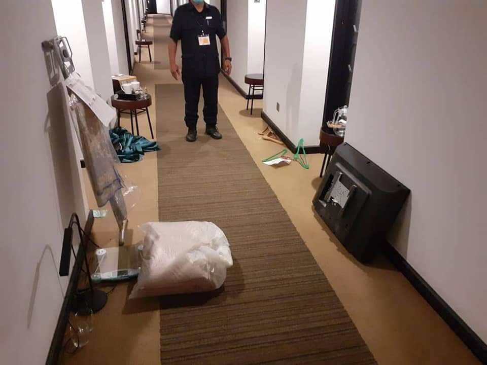 "Pengotor Mengalahkan Kera", Gambar Hotel Kuarantin Di Sarawak Rosak Teruk Tular