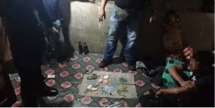 4 Individu Kantoi Asyik Berjudi 'Holo' Semasa PKPB Ditahan Di Bau