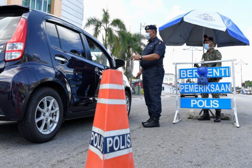 Kerajaan Kini Benarkan 4 Orang Satu Kereta Keluar Mulai Esok