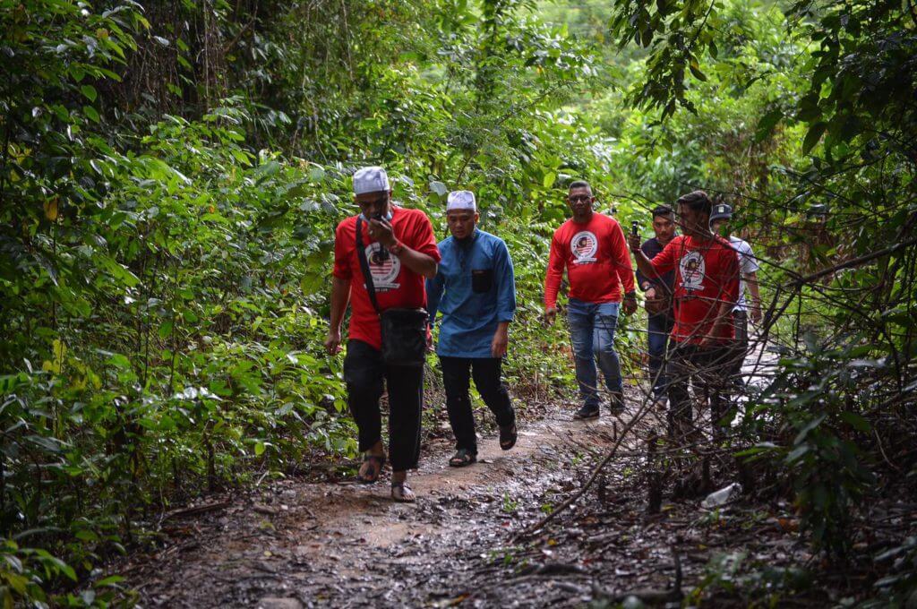 Tinggal Di Pondok Selama 30 Tahun, Ustaz Ebit Lew Bantu Keluarga Susah Di Sabah 16 Tinggal Di Pondok Selama 30 Tahun, Ustaz Ebit Lew Bantu Keluarga Susah Di Sabah