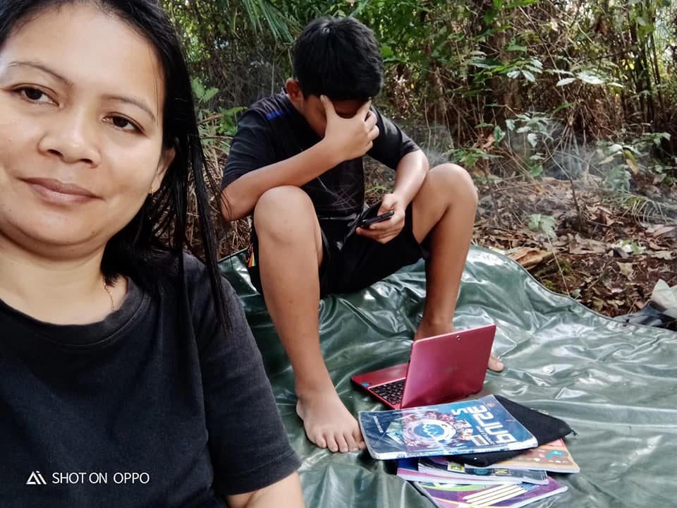 Setelah Kisah Veveonah, Tular Pula Pelajar Sarawak Belajar Di Dalam Hutan Untuk Cari Internet