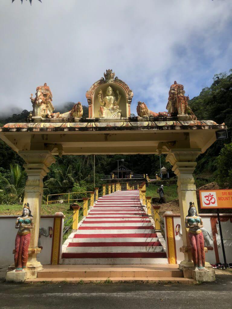 Gunung Matang, Lokasi Terbaru Untuk Hiking Santai Sambil Lihat Kuil Ala Batu Caves