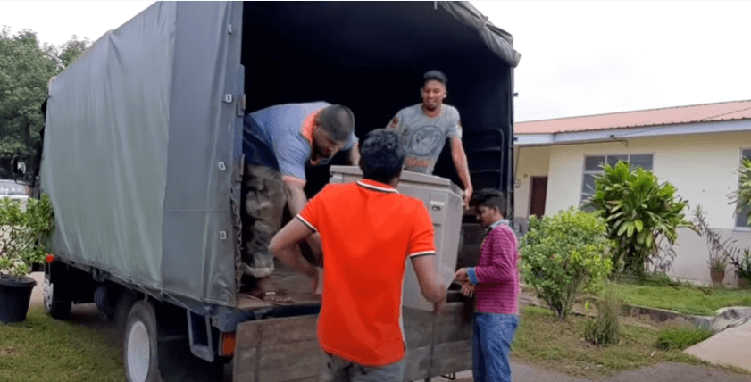 Tuah Gaji Dari YouTube, Sugu Pavithra Kini Pindah Ke Rumah Baharu