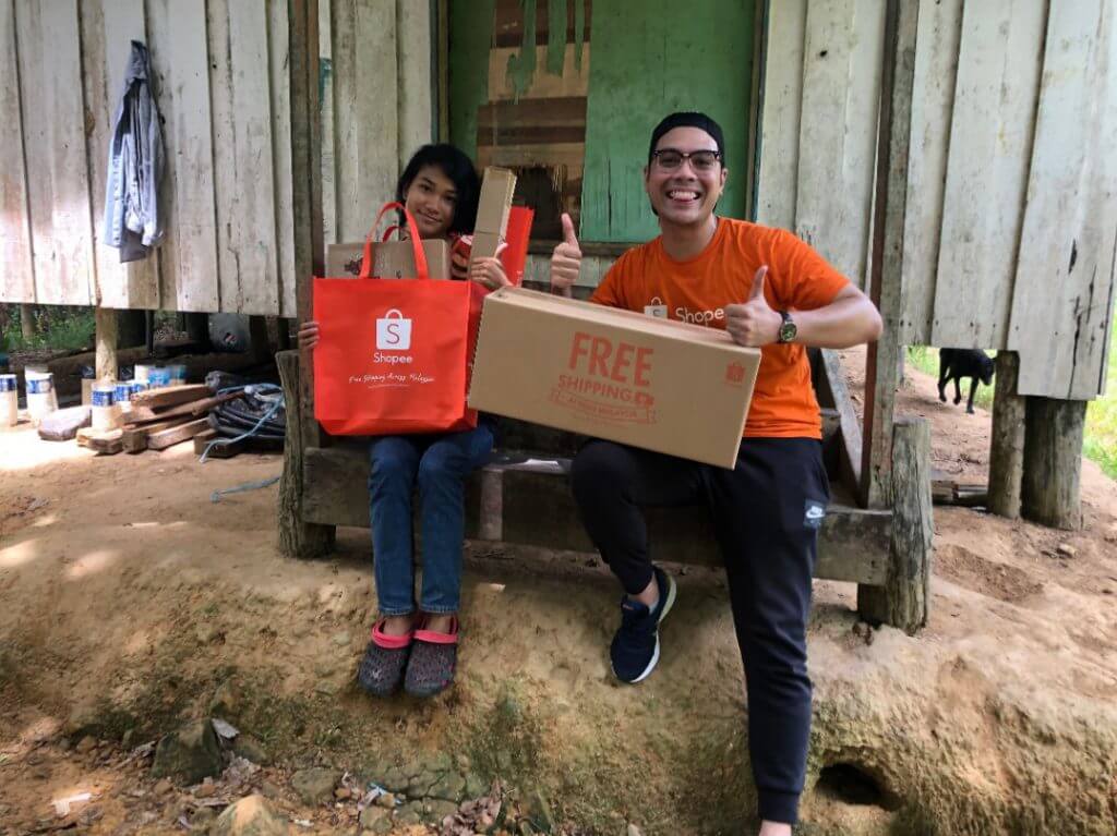 Selepas Dilawat TM, Veveonah Dapat Hadiah Gajet Elektronik Dari Shopee