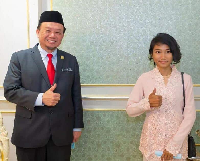 Berkat Usaha Bermalam Di Atas Pokok Untuk Jawab Peperiksaan, Veveonah Akhirnya Dapat CGPA 3.5