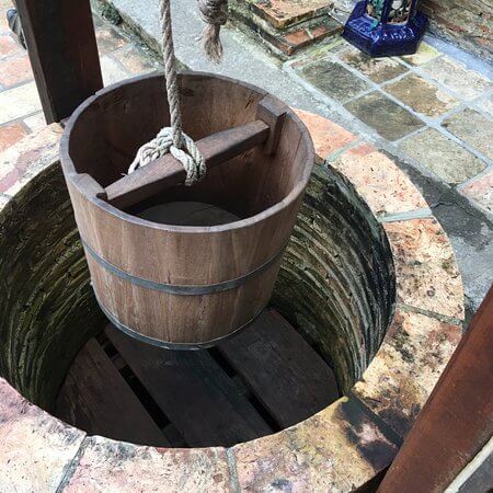 old well in an old house Ini Adalah Kisah Latar Belakang Bagaimana 'Kuching' Mendapatkan Namanya