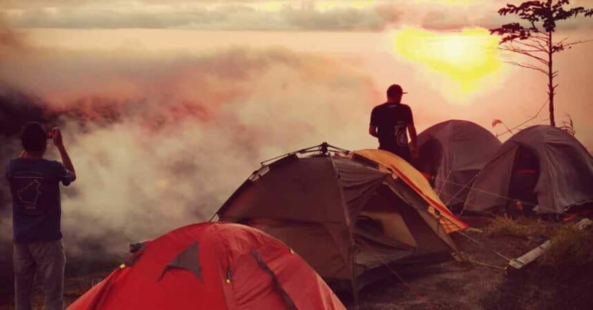 Puncak Dimie Banjaran Crocker, Lokasi Camping Atas Awan Di Sabah