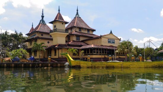 Sultan Tengah Manga, Sultan Pertama dan Terakhir Di Sarawak