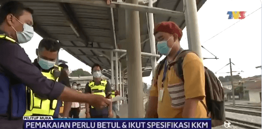 Remaja Menangis Didenda RM 1K Kerana Turunkan Pelitup Muka, Netizen Bidas Tindakan Pilih Kasih PDRM