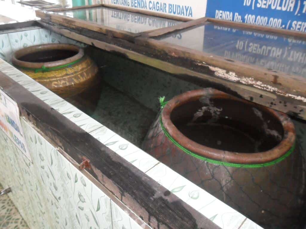Ini Adalah 4 Pengebumian Kuno Di Masyarakat Borneo