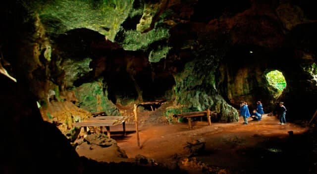 Ini Adalah 4 Pengebumian Kuno Di Masyarakat Borneo