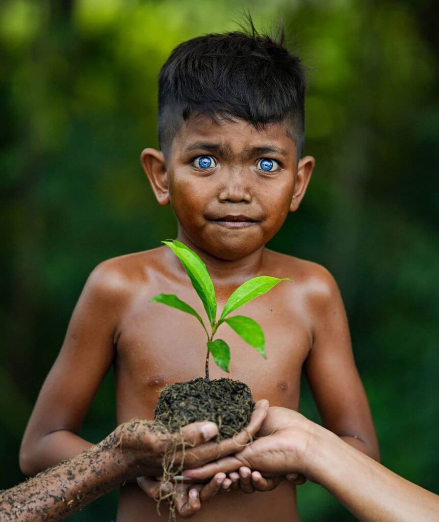 Miliki Mata Sebiru Lautan Pasifik, Kenali Suku Kaum Buton Di Indonesia