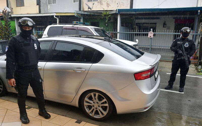 Pegawai Kastam Sarawak Terima Ugutan Bunuh Dihantar Peluru Hidup Depan Rumah
