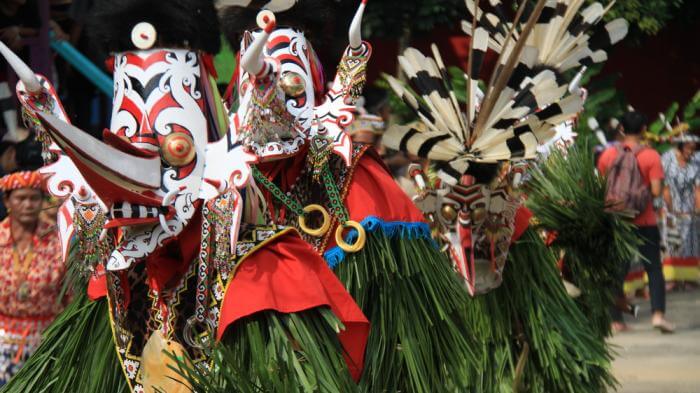 ritual hudoq pekayang di kabupaten mahakam ulu 20161016 215740 Misteri Topeng Tribal Kaum Di Sarawak Mempunyai Maknanya Tersendiri