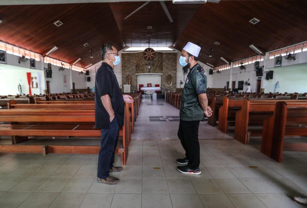 Lawatan Ustaz Ebit Liew Ke Gereja Katolik Di Lahad Datu Buat Netizen Bangga Dan Terharu