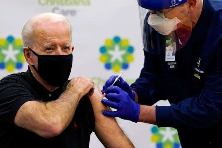Tular Tangan Doktor Bergegar Suntik Presiden Jokowi, Ini 7 Pemimpin Dunia Yang Sudah Disuntik Vaksin COVID-19
