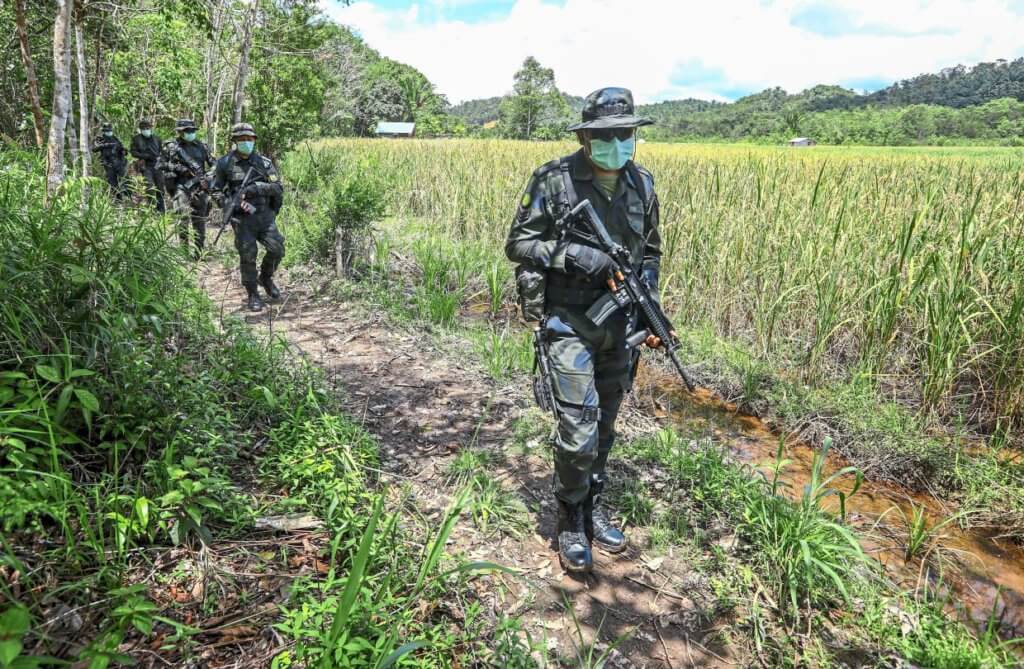 Timbalan Ketua Menteri Sarawak Cadang Bina Tembok Di Laluan Sempadan Malaysia Indonesia 8 Timbalan Ketua Menteri Sarawak Cadang Bina Tembok Di Laluan Sempadan Malaysia Indonesia
