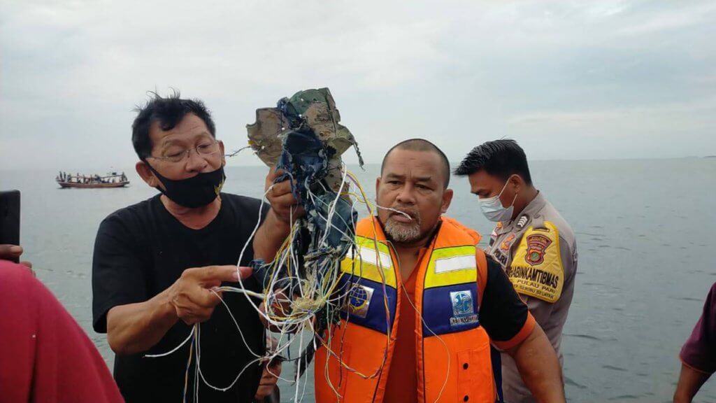 TERKINI : Pesawat 737-500 Dari Jakarta Ke Pontianak Hilang Dari Radar
