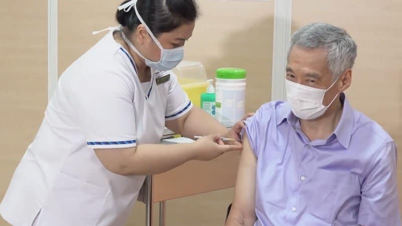 Tular Tangan Doktor Bergegar Suntik Presiden Jokowi, Ini 7 Pemimpin Dunia Yang Sudah Disuntik Vaksin COVID-19
