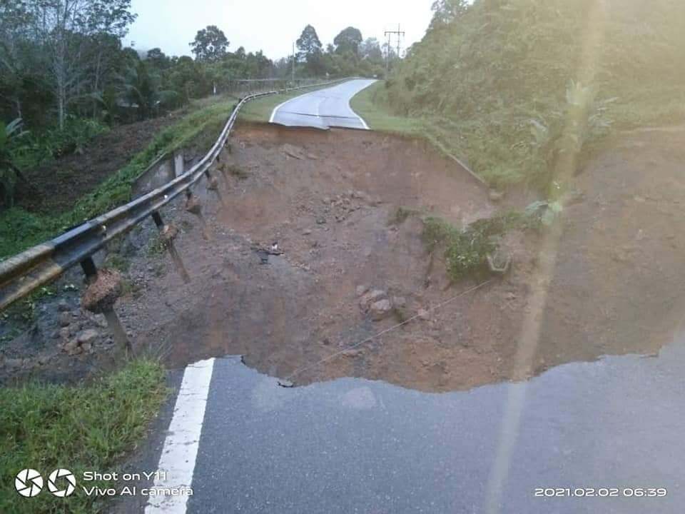 Jalan Melekun-Mujong Di Kapit Kini Ditutup Susulan Jalan Runtuh