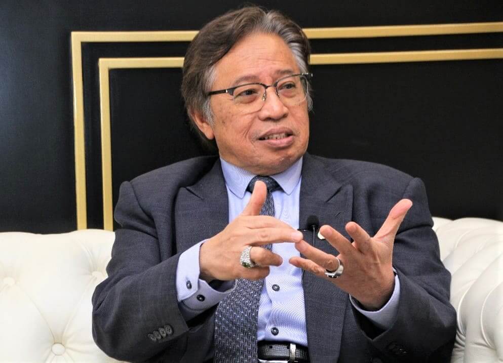 Abang Johari Bakal Jadi Individu Pertama Terima Vaksin Pfizer-BioNtech Di Sarawak