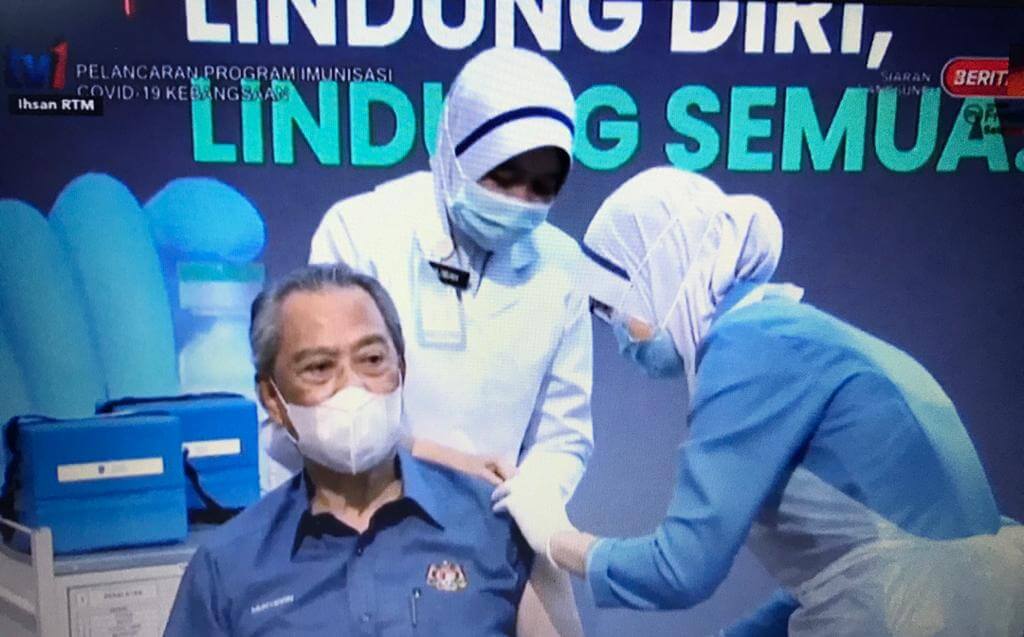 Sejarah Tercipta, PM Jadi Individu Pertama Terima Vaksin Pfizer-BioNTech