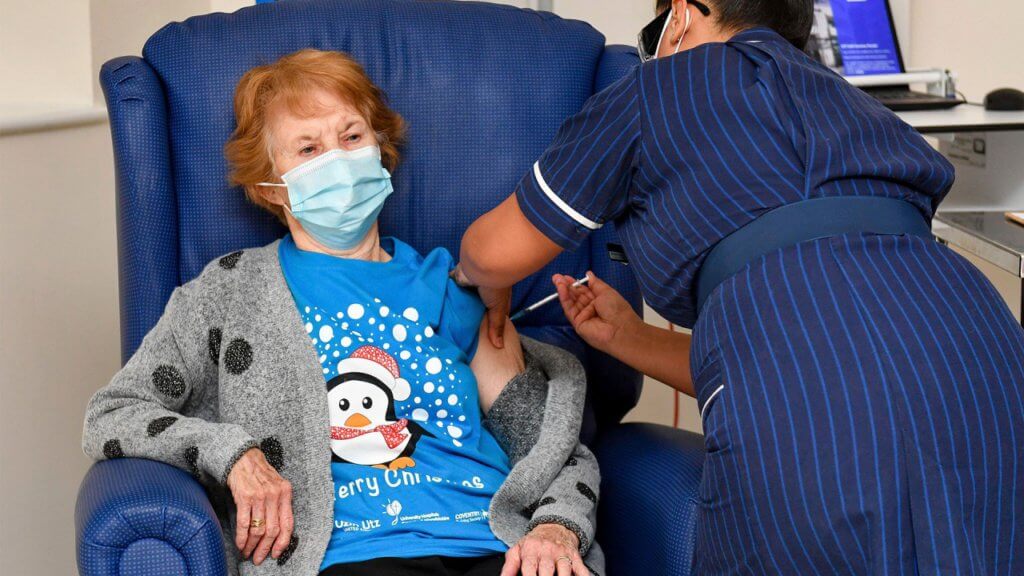 Kajian Dari UK Menunjukkan Bahawa Vaksin COVID-19 Telah Mengurangkan Hospitalisasi Dan Kematian 9 first vaccine clip clean 0 Kajian Dari UK Menunjukkan Bahawa Vaksin COVID-19 Telah Mengurangkan Hospitalisasi Dan Kematian
