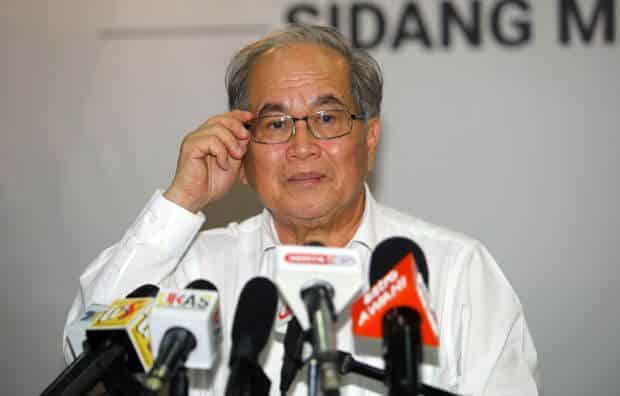 Sarawak Sedang Mencari Cara Untuk Beli Bekalan Vaksin COVID-19 Sendiri