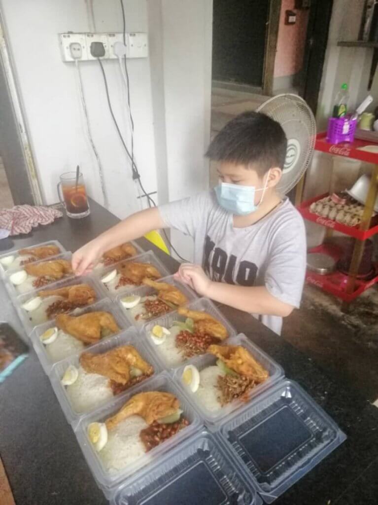 Kanak-Kanak Berumur 12 Tahun Ini Kini Pengusaha Nasi Lemak Kegemaran Ramai Di Miri